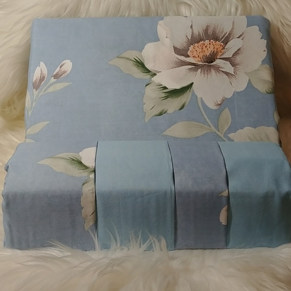 Metropolitan Bamboo Blue Floral Full Size Sheets - Picture 2 of 9